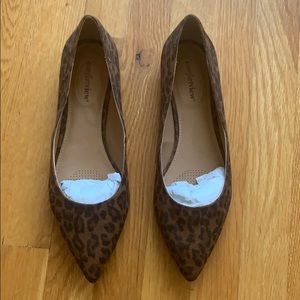 Comfortview leopard print flats - 11W - like new!
